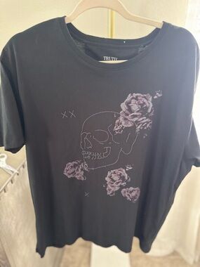 Truth Black Short-Sleeve Tee with Purple Rose & Skull Graphic